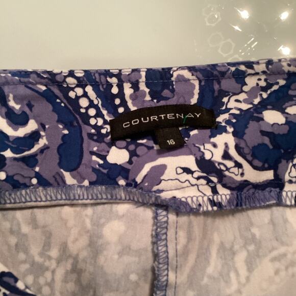 Paisley Women’s Size 16 Blue Skort in Excellent Preowned Condition. - Picture 5 of 5